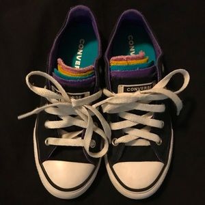 Girls converse